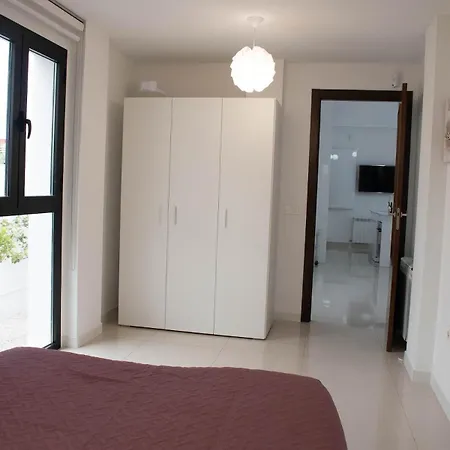 Modern With A Private Pool * ポロップ