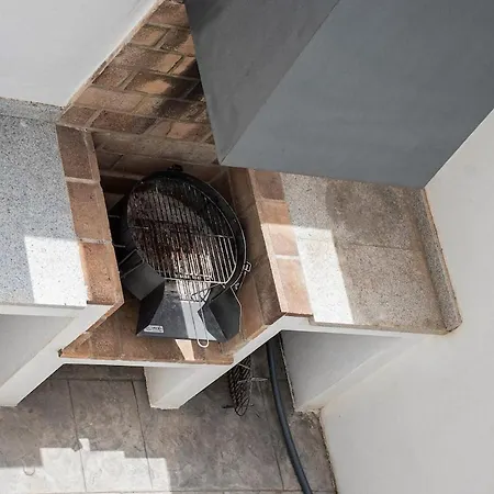 Modern With A Private Pool ポロップ